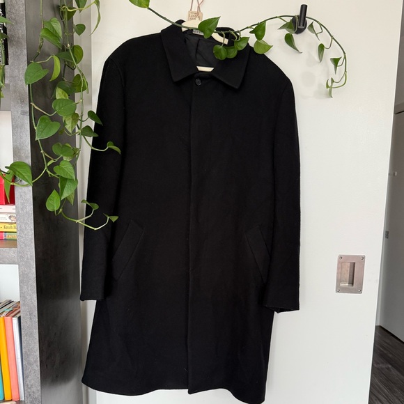 Jos. A. Bank Black 100%Wool Overcoat Men's 44L Minimalist Classic Tailored Coat - Picture 2 of 8